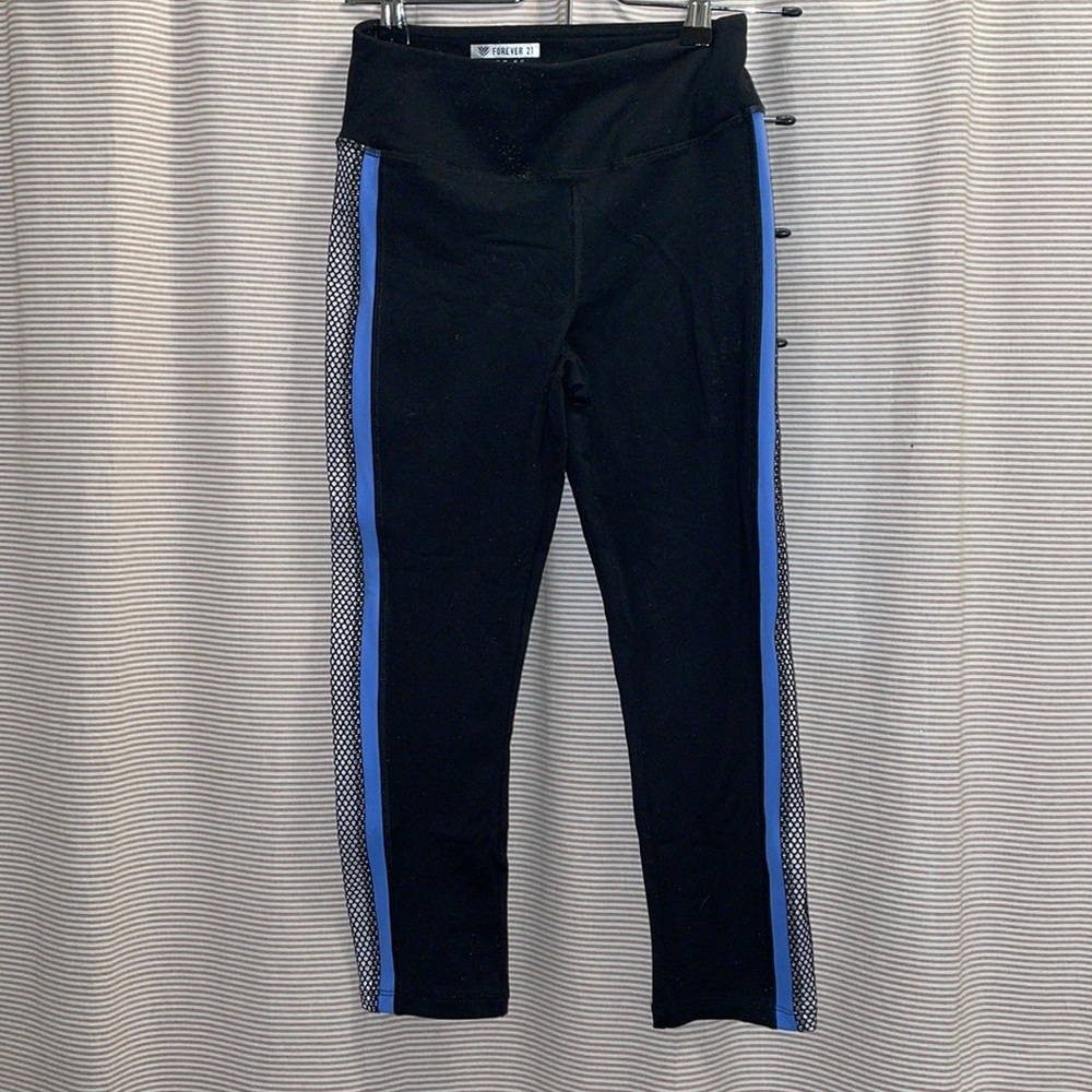 🎉 3 items for $20! Forever 21 3/4 Black Athletic Leggings NWOT